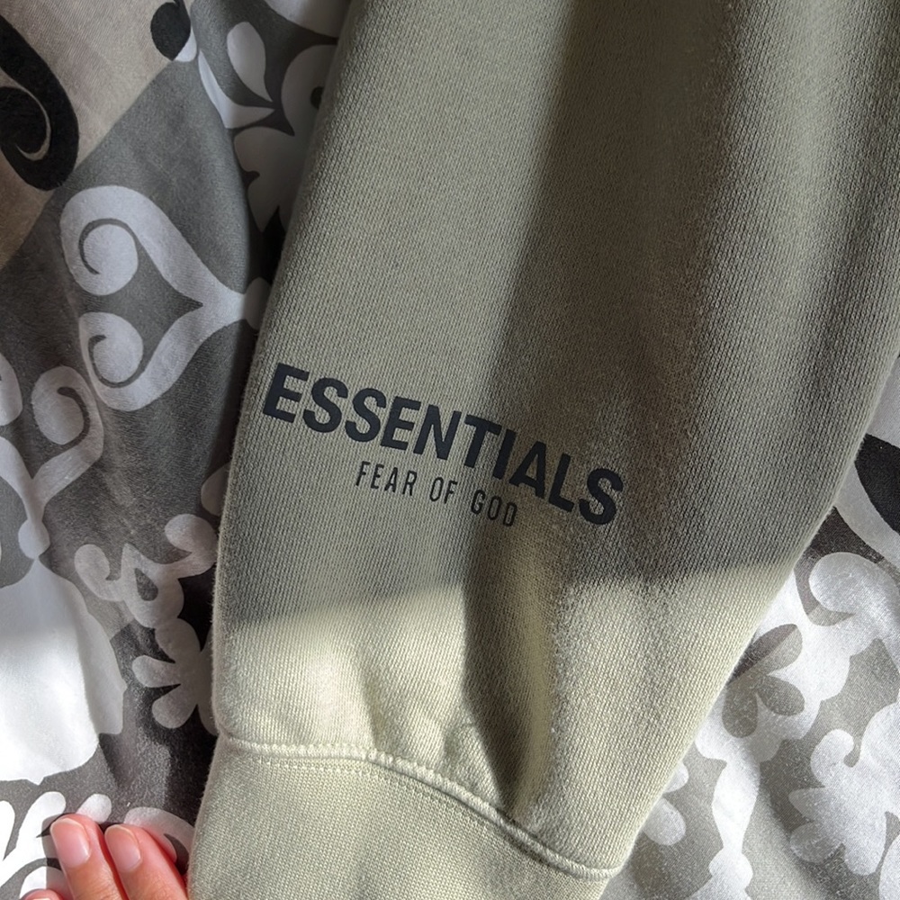 ESSENTIALS HALF ZIP - Picture 3 of 4